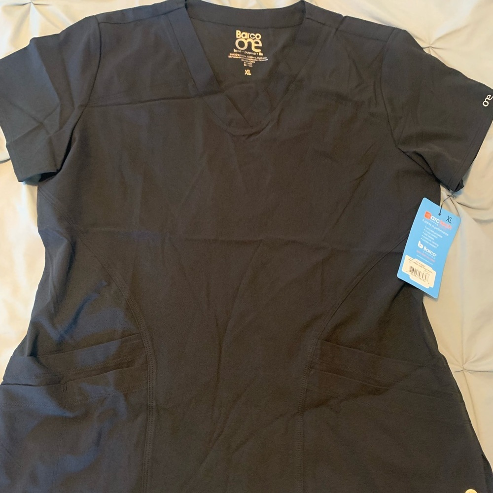Barco One Arc Tech Scrub Top